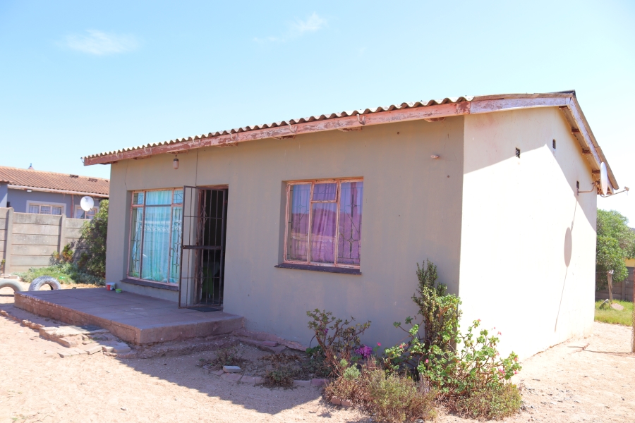 2 Bedroom Property for Sale in Louwville Western Cape